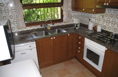 Torroella de Montgri House | Holiday Home in Torre Gran near Beach