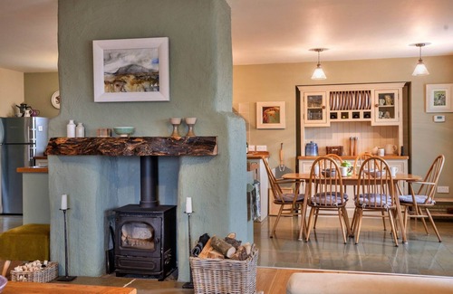 Feetham House | Holiday Home in UK near Scenic Hiking Trails