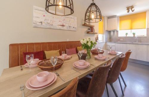 Wemeldinge House | Holiday Home in Zeeland with Spacious Garden