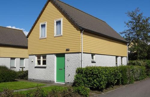 Wemeldinge House | Holiday Home in Zeeland near the Sea