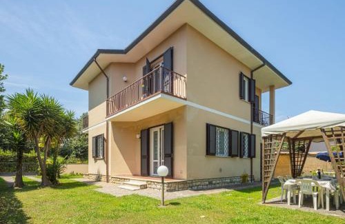 Marina di Pietrasanta House | Holiday Home Antonia by Interhome