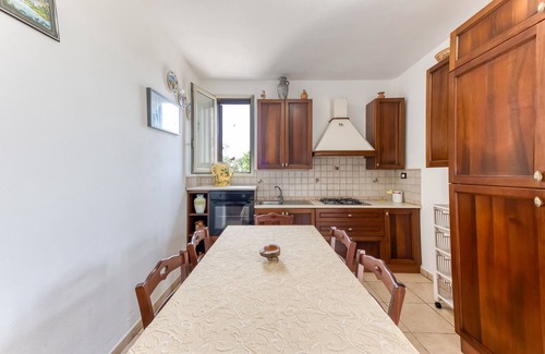 Morciano di Leuca House | Holiday Home 'Del Cuoco' with Shared Pool, Private Garden and Air Conditioning