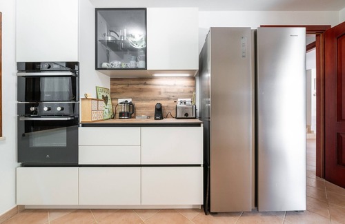 Torre delle Stelle House | Holiday Home 'L'ulivo' a few steps from the sea with Garden View, Wi-Fi and Air Conditioning