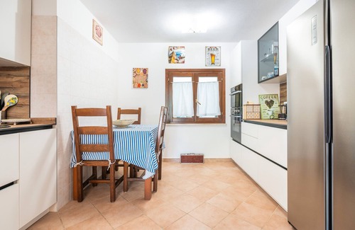 Torre delle Stelle House | Holiday Home 'L'ulivo' a few steps from the sea with Garden View, Wi-Fi and Air Conditioning