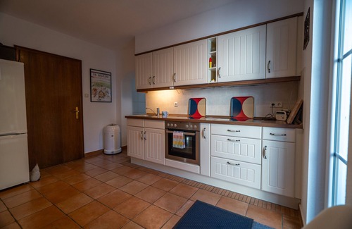 Brilon House | Holiday Home 'Jachthuus' with Mountain View, Private Terrace and Wi-Fi
