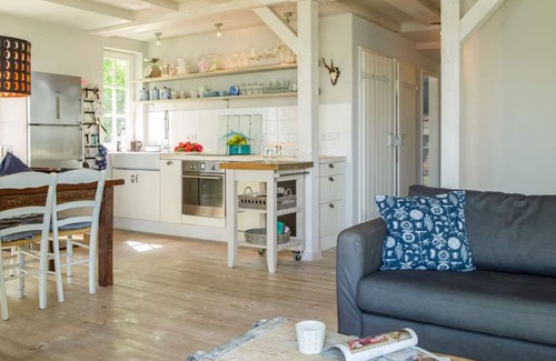 Ferch House | Holiday Home 'Klein Seeland' with Lake View, Private Terrace and Wi-Fi