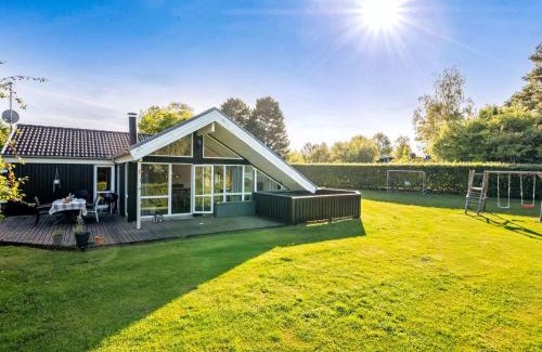 Lyngsbæk Strand House | Holiday Home Kukka - 600m from the sea by Interhome