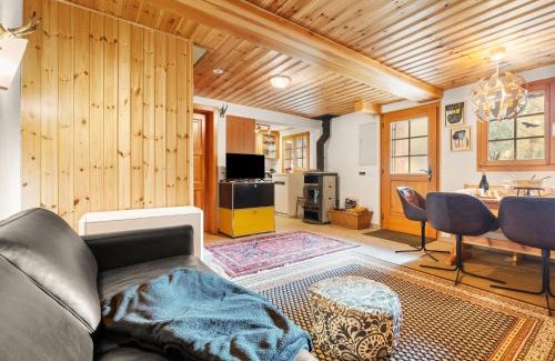 Taesch House | Holiday Home Lätthaus Rot by Interhome