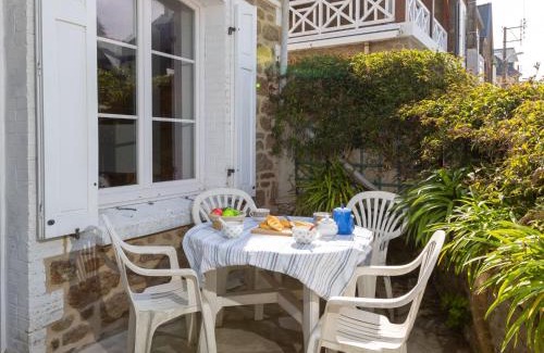 Rotheneuf-Le Pont House | Holiday Home L'Eglantine by Interhome