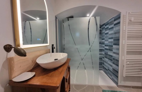 Mazet-Saint-Voy Cottage | Holiday Home 'L'Ecole Buissonnière De Mazalibrand'