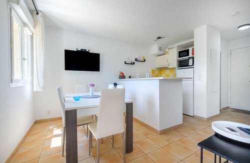 Montauroux House | Holiday Home 'La Bastide De Chaumette' with Shared Pool and Wi-Fi