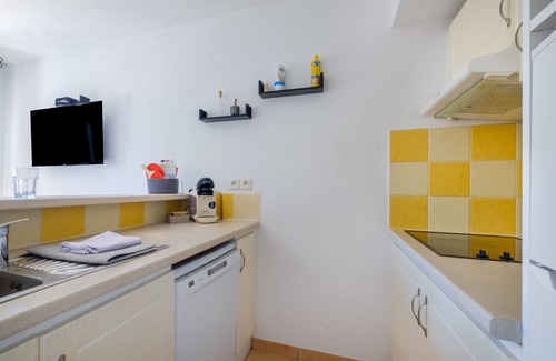 Montauroux House | Holiday Home 'La Bastide De Chaumette' with Shared Pool and Wi-Fi