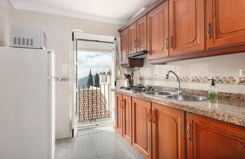Gaucin Apartment | Holiday Home 'La Casa De Eva' with Mountain View, Shared Terrace and Wi-Fi