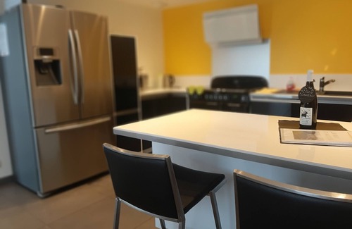 Roche House | Holiday Home 'La Clé Des Champs' with Mountain View, Private Terrace and Wi-Fi