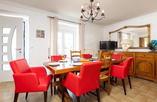 Cherrueix House | Holiday Home La Grève by Interhome