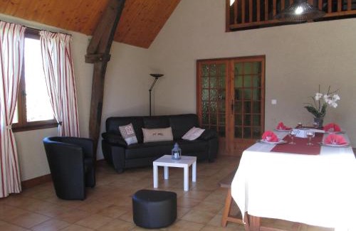 Saint-Jean-Lagineste House | Holiday Home La Grange by Interhome