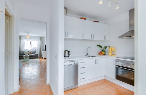 Puerto del Carmen House | Holiday Home "La Lujancita" Close to Beach with Terrace, Ocean Views & Wi-Fi