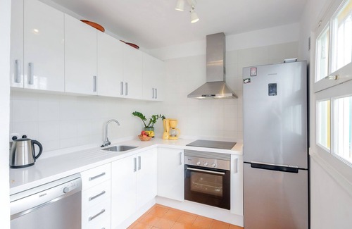 Puerto del Carmen House | Holiday Home "La Lujancita" Close to Beach with Terrace, Ocean Views & Wi-Fi
