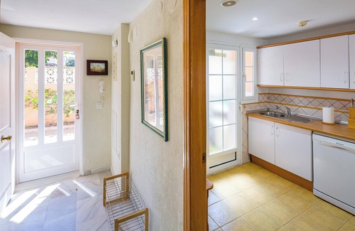 Marbella House | Holiday Home La Reserva de Alvarito with Pool, Garden, Terrace & Wi-Fi