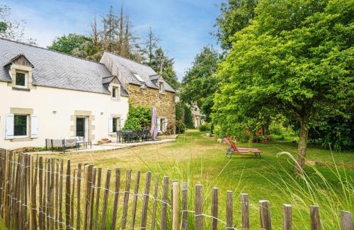 Plovan House | Holiday Home La Torche by Interhome