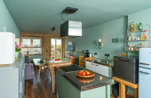 Suderstapel House | Holiday Home Lachs At The Eider River Bend