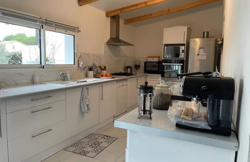 Saint-Cyprien Plage House | Holiday home, Large garden, Secure parking, Close to shops and Beach