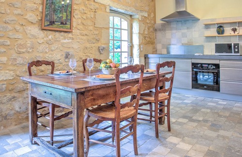 Domme House | Holiday Home 'Le Bel Prat' with Private Pool, Private Terrace and Wi-Fi