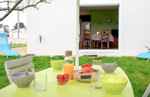Les Moutiers-en-Retz House | Holiday Home Le Chant des Sables by Interhome