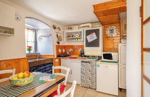 Aramo House | Holiday Home "Le Corti" with Mountain View, Shared Terrace and Wi-Fi
