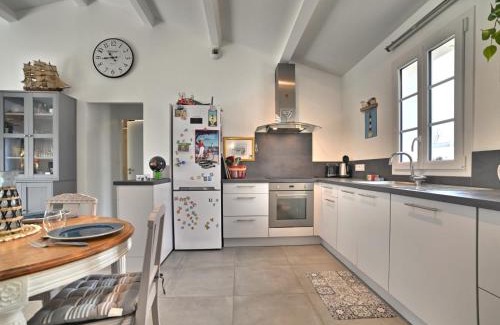 La Bree-les-Bains House | Holiday Home Le Mimosa by Interhome
