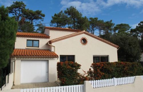 La Tranche-sur-Mer House | Holiday Home Les Bars by Interhome