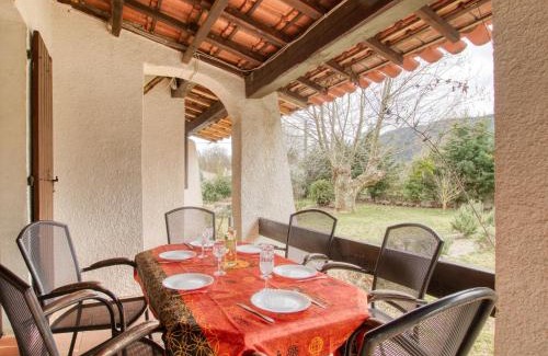 Signes House | Holiday Home Le Hameau des Launes by Interhome