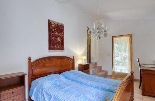 Signes House | Holiday Home Le Hameau des Launes by Interhome