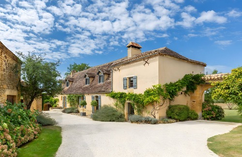Sainte Croix de Beaumont House | Holiday Home 'Le Mas' with Private Pool, Private Terrace and Wi-Fi