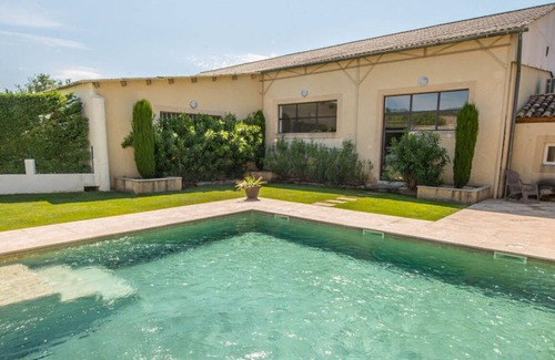 Visan House | Holiday Home 'Le Mas Du Batadou' with Wi-Fi and Air Conditioning