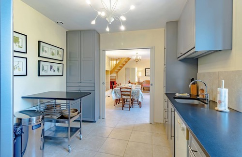 Grolejac House | Holiday Home 'Le Promontoire' with Lake View, Private Terrace and Wi-Fi