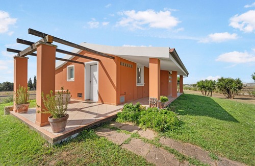 Elmas House | Holiday Home "Le Tenute del Mandarino" with Mountain View, Garden & Wi-Fi
