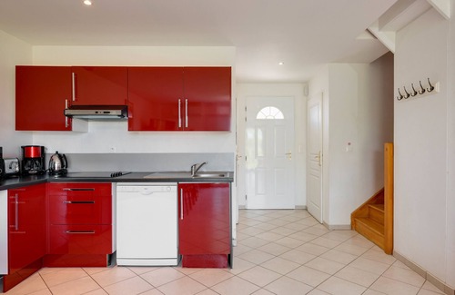 Libourne House | Holiday Home 'Les Grands Vignobles 3 Ch12 Pers' with Private Terrace, Wi-Fi and Air Conditioning