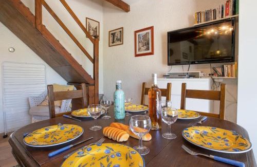 La Madrague House | Holiday Home Les Jardins de Sinople by Interhome