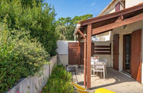Les Mathes House | Holiday Home Les Jardins de la Palmyre-3 by Interhome