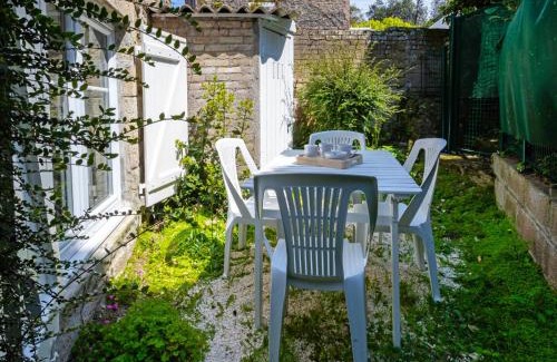 Saint-Ideuc House | Holiday Home Les Portes Cartier by Interhome