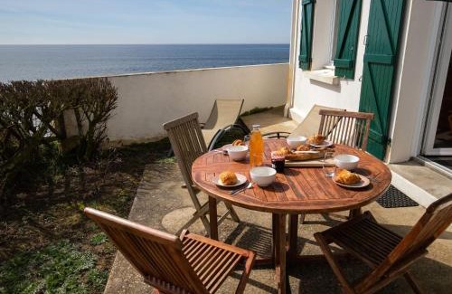 Clohars-Carnoet House | Holiday Home Les Roches by Interhome