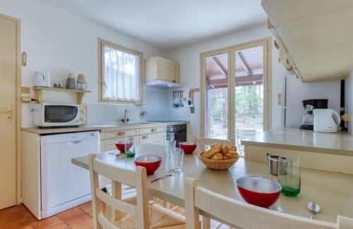 Maubuisson House | Holiday Home Les Sylvaines by Interhome