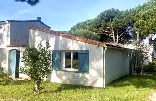 La Palmyre House | Holiday Home Les Trémières by Interhome