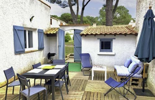La Palmyre House | Holiday Home Les Trémières by Interhome