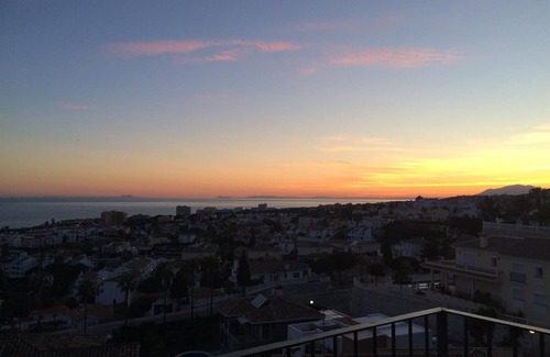 Mijas House | Holiday Home 'Lovely Townhouse In Riviera Del Sol' with Sea View, Wi-Fi and Air Conditioning