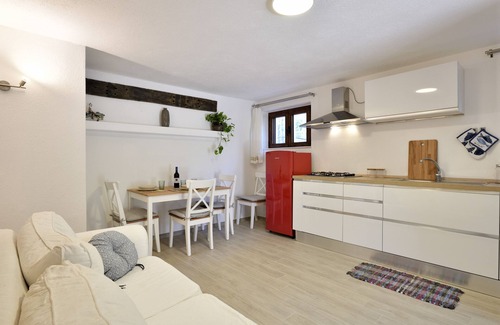 Arbatax House | Holiday Home "Loft Pina" with Wi-Fi, Garden & Terrace