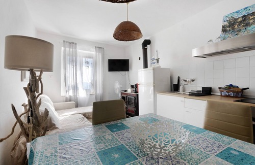Falcinello House | Holiday Home 'Luxury Suite La Torretta' with Mountain View, Private Terrace and Wi-Fi