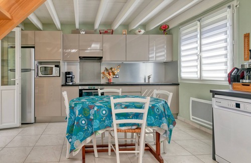 Batz-sur-Mer House | Holiday Home 'Maison' with Private Garden