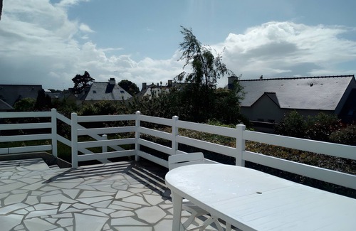 Cancale House | Holiday Home 'Maison De Caractère' with Shared Terrace, Private Garden and Wi-Fi